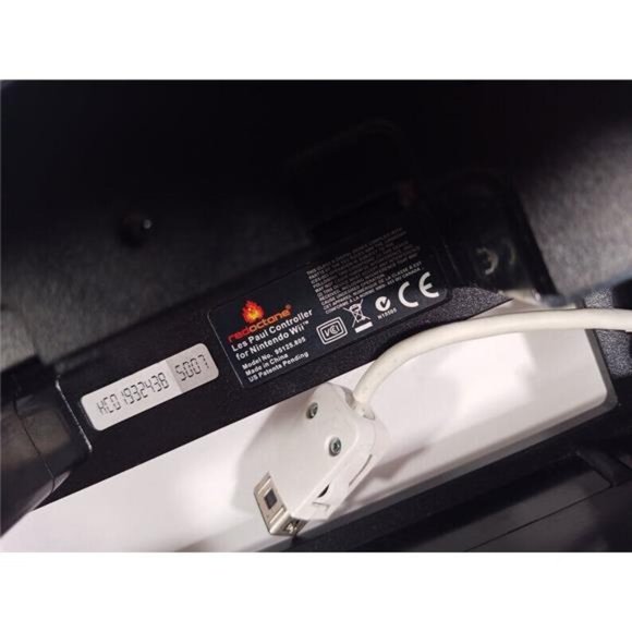 TESTED! Wii Guitar Hero Gibson Les Paul White Wireless Guitar w/ Strap & Game - Picture 2 of 10